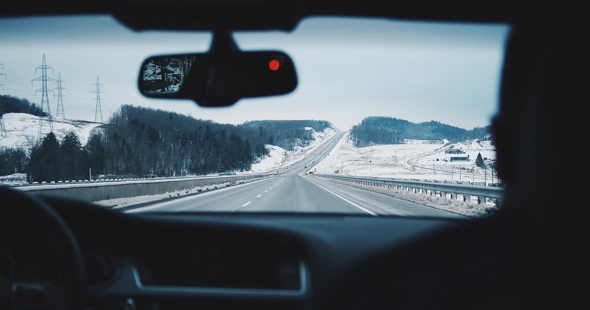 Turvalisus jääteedel rendiautoga liikudes.