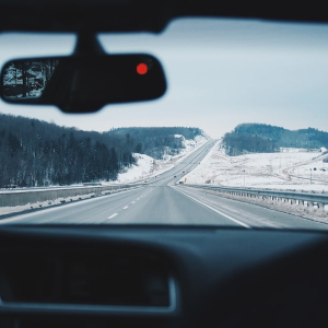 Turvalisus jääteedel rendiautoga liikudes.